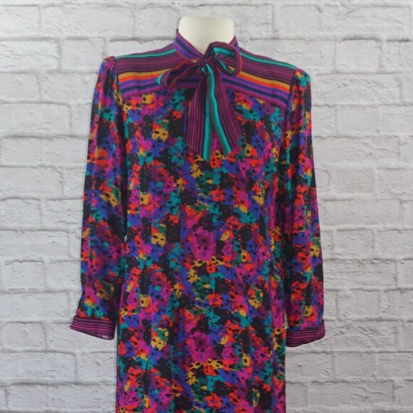 Vintage 80s Rainbow Print Dress - Picture 2 of 11